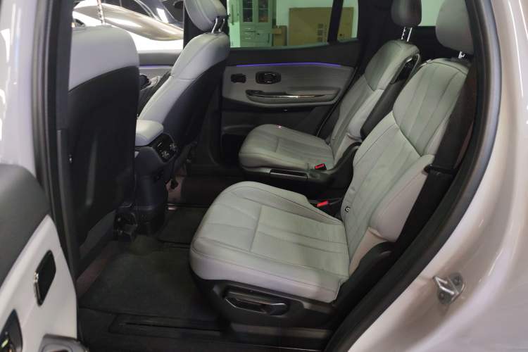 Used Nio ES8 2020 415 km Range 6-Seater Version Left Rear Seat