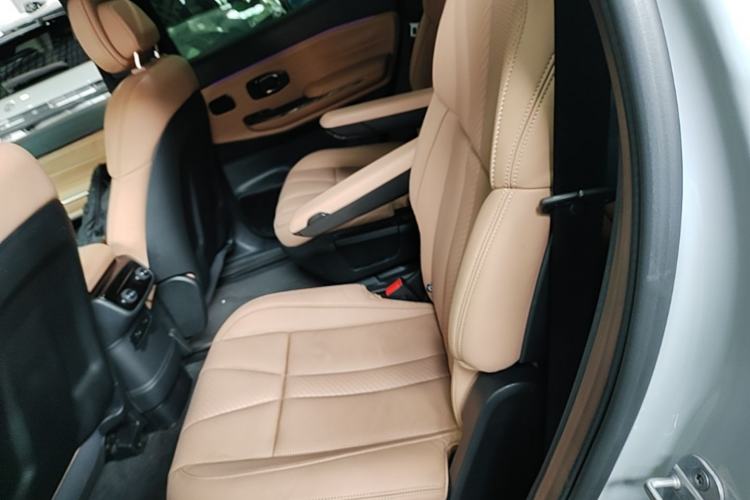 Used Nio ES8 2020 415 km Signature Edition 6-Seater Version Left Rear Seat