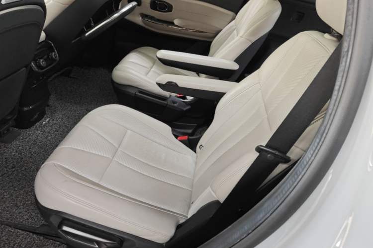 Used Nio ES8 2020 580 km Range Signature Edition Six-Seater Version Left Rear Seat