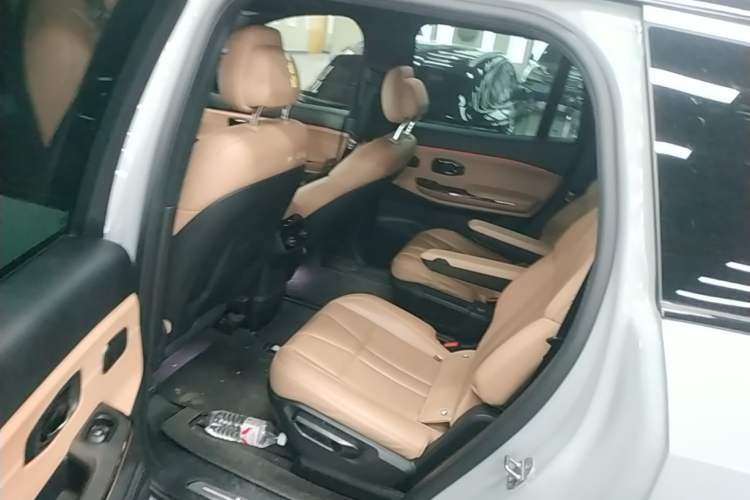 Used Nio ES8 2020 415 KM Signature Edition 7-Seater Version Left Rear Seat