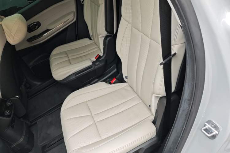 Used Nio ES8 2020 415 km Signature Edition 6-Seater Version Left Rear Seat