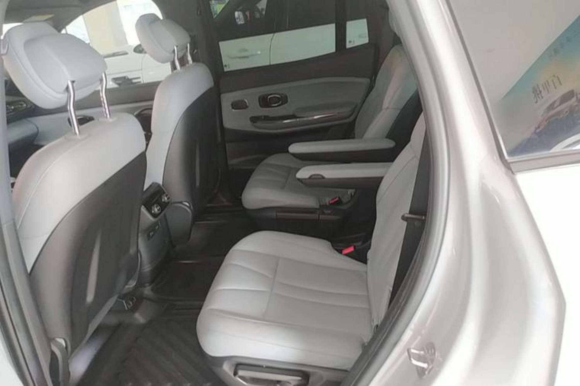Used Nio ES8 2020 580 km Range Six-Seater Version Left Rear Seat