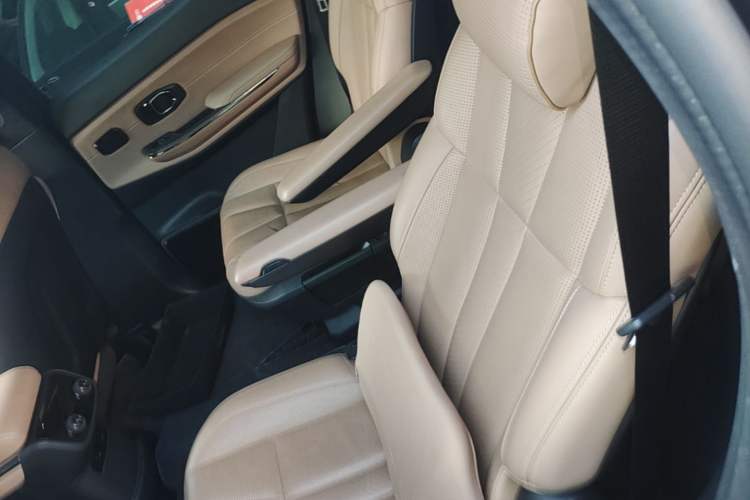 Used Nio ES8 2020 415 km Signature Edition 6-Seater Version Left Rear Seat
