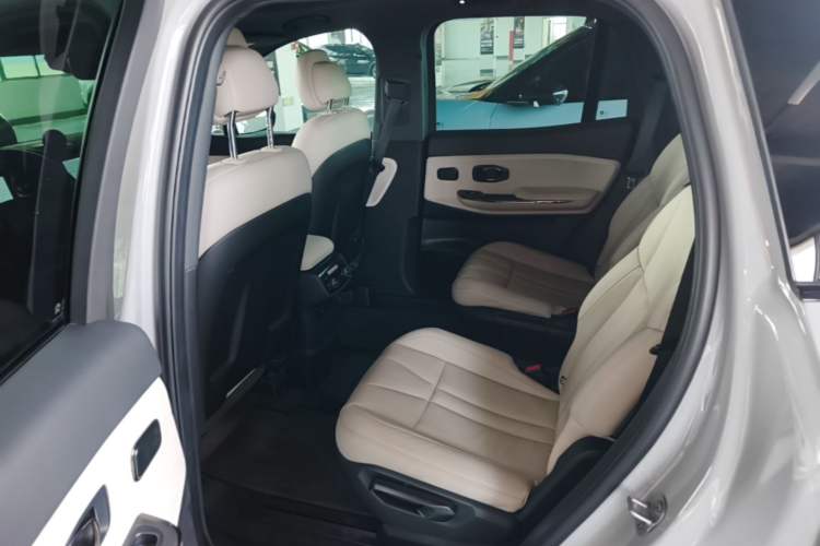 Used Nio ES8 2020 415 km Range 6-Seater Version Left Rear Seat