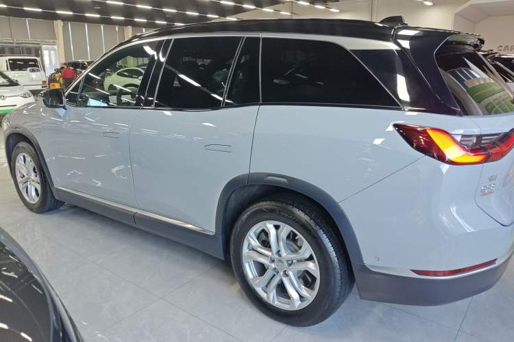 Used Nio ES8 2020 580 km Range 7-Seater Version Left Side