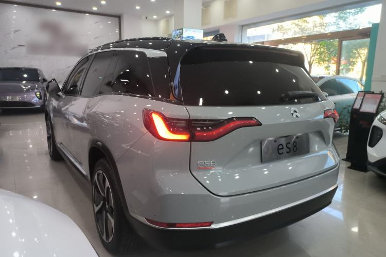 Used Nio ES8 2020 580 km Signature Edition 7-Seater Version Left Side