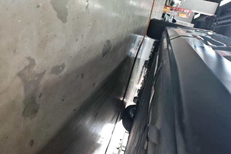 Used Nio ES8 2020 415 km Range 7-Seater Version Left Side Sill
