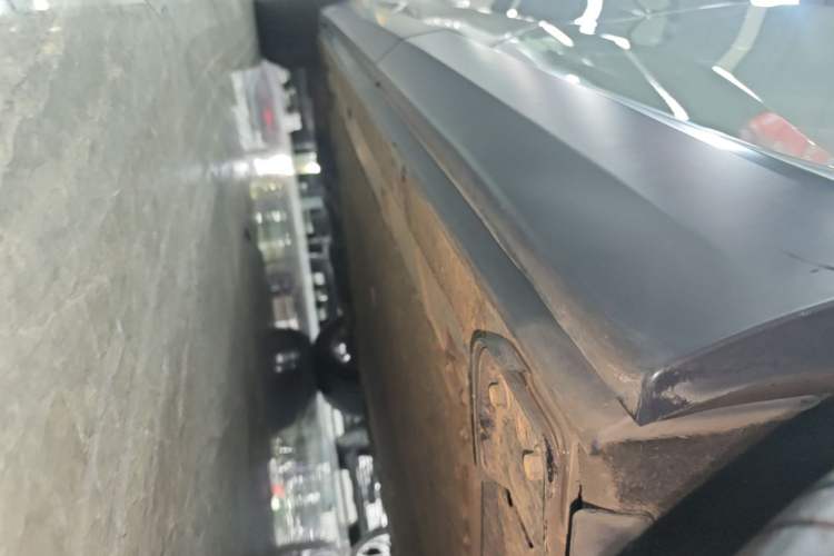 Used Nio ES8 2020 580 km Range Six-Seater Version Left Side Sill