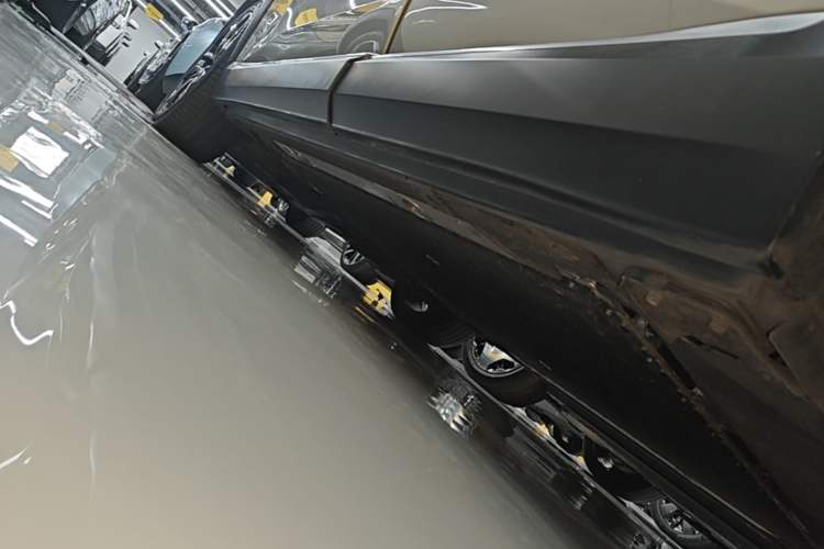 Used Nio ES8 2020 580 km Range Signature Edition Six-Seater Version Left Side Sill