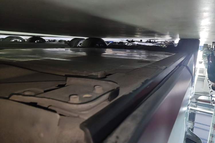 Used Nio ES8 2020 415 KM Signature Edition 7-Seater Version Left Side Sill