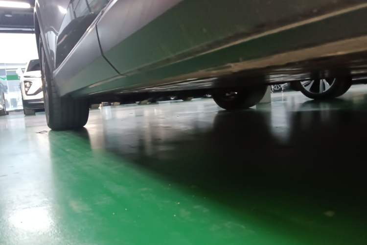 Used Nio ES8 2020 450 km Range 6-Seater Version Left Side Sill