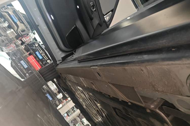 Used Nio ES8 2020 415 km Range 6-Seater Version Left Side Sill
