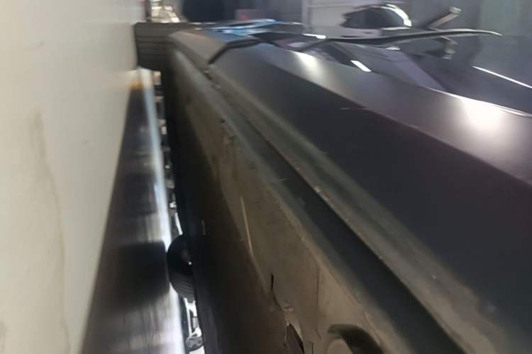 Used Nio ES8 2020 580 km Range Signature Edition Six-Seater Version Left Side Sill