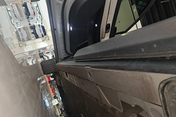 Used Nio ES8 2020 415 km Signature Edition 6-Seater Version Left Side Sill