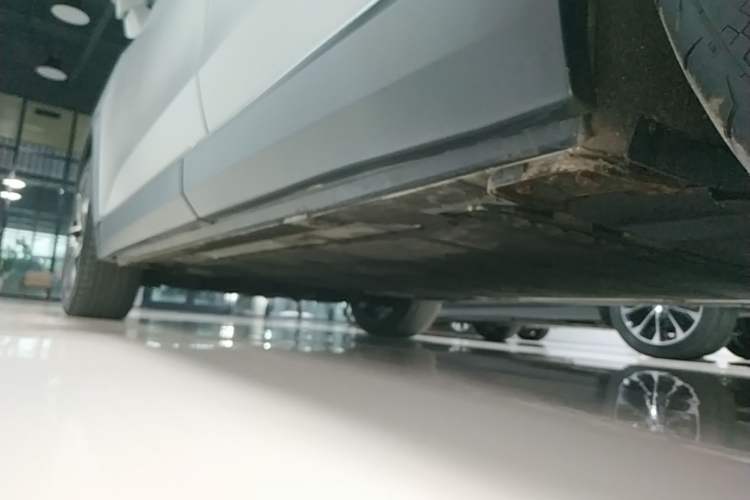 Used Nio ES8 2020 415 km Signature Edition 6-Seater Version Left Side Sill