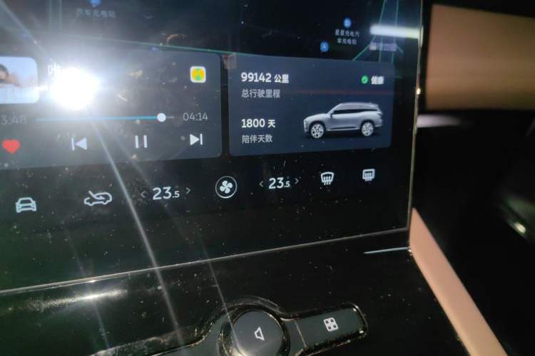 Used Nio ES8 2020 415 km Range 7-Seater Version Odometer Close Up