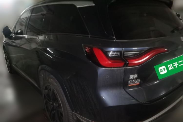 Used Nio ES8 2020 580 km Range Signature Edition Six-Seater Version Rear Left 45 Deg
