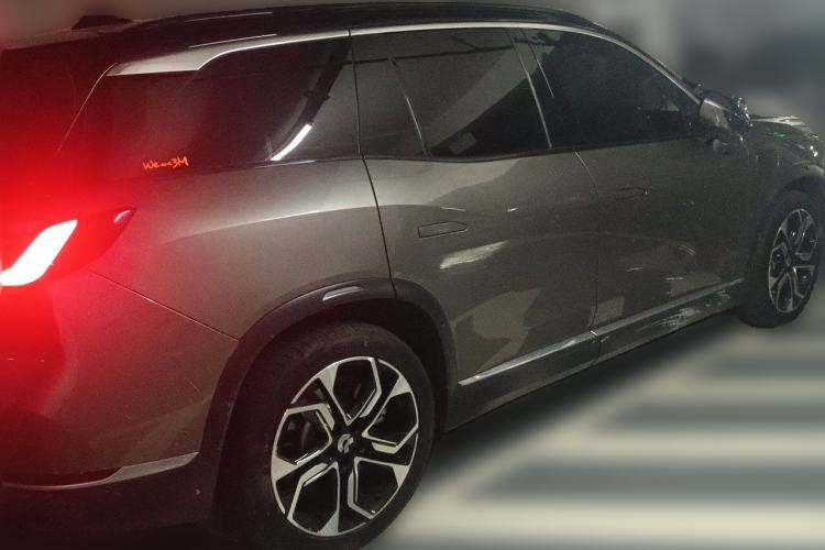 Used Nio ES8 2020 415 km Signature Edition 6-Seater Version Rear Right 45 Deg