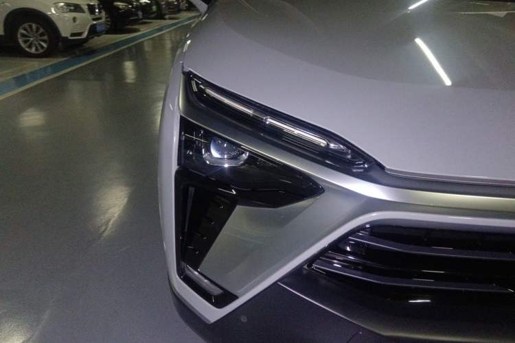 Used Nio ES8 2020 580 km Range Signature Edition Six-Seater Version Right Front Headlight