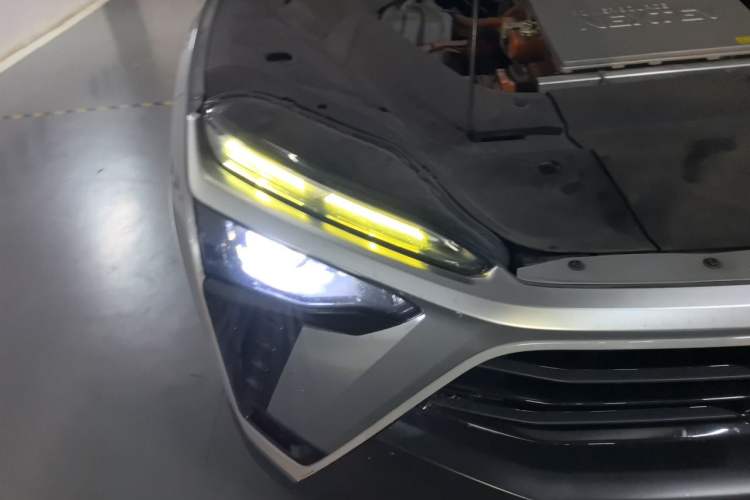 Used Nio ES8 2020 415 km Range 7-Seater Version Right Front Headlight