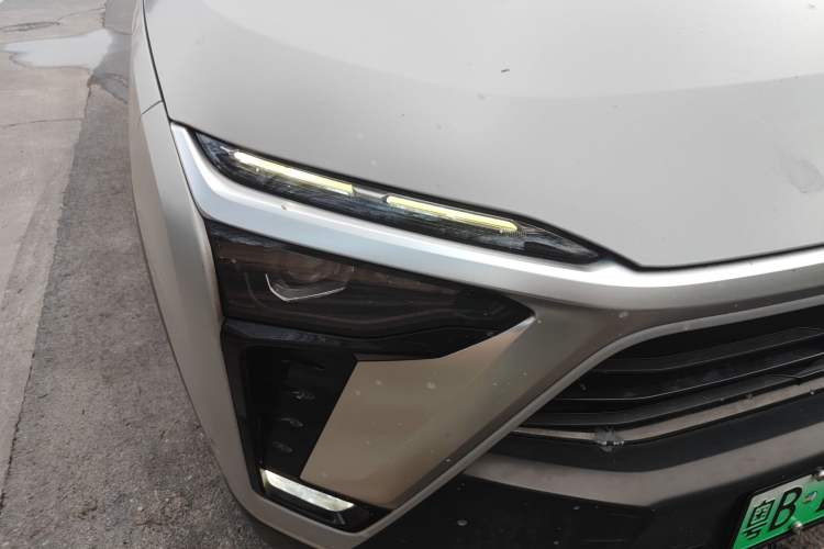 Used Nio ES8 2020 580 km Range Six-Seater Version Right Front Headlight