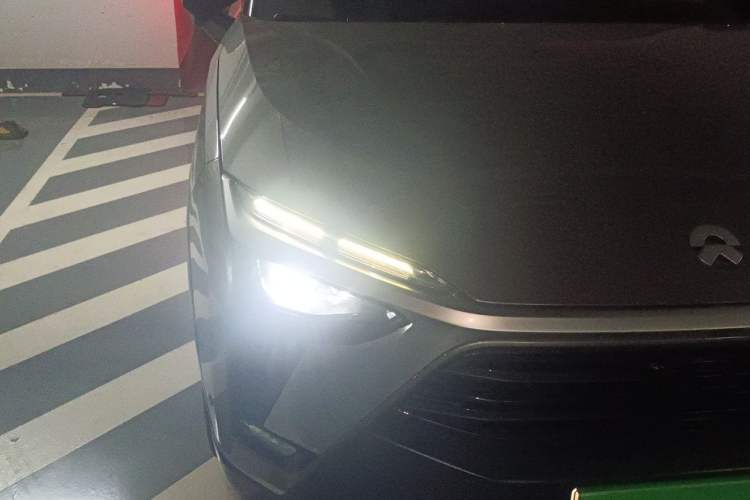 Used Nio ES8 2020 415 km Signature Edition 6-Seater Version Right Front Headlight