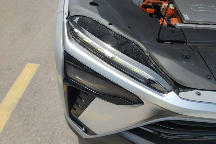 Used Nio ES8 2020 415 km Range 6-Seater Version Right Front Headlight