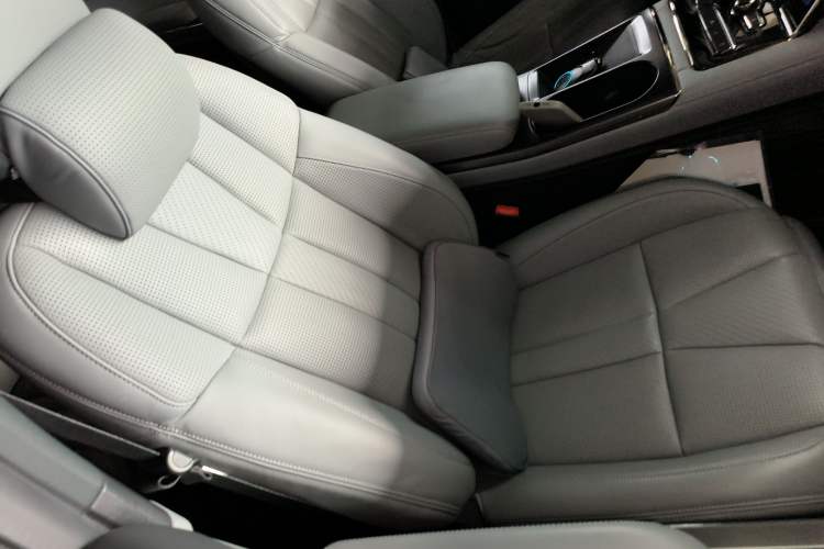Used Nio ES8 2020 580 km Range 7-Seater Version Right Front Seat