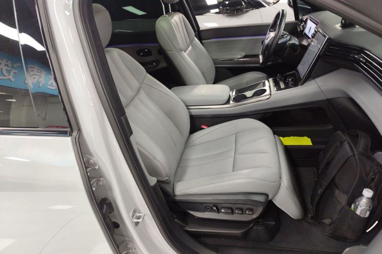 Used Nio ES8 2020 415 km Range 6-Seater Version Right Front Seat