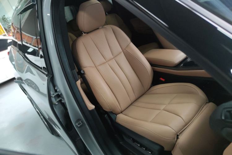 Used Nio ES8 2020 580 km Range Six-Seater Version Right Front Seat