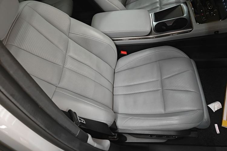 Used Nio ES8 2020 580 km Range Signature Edition Six-Seater Version Right Front Seat