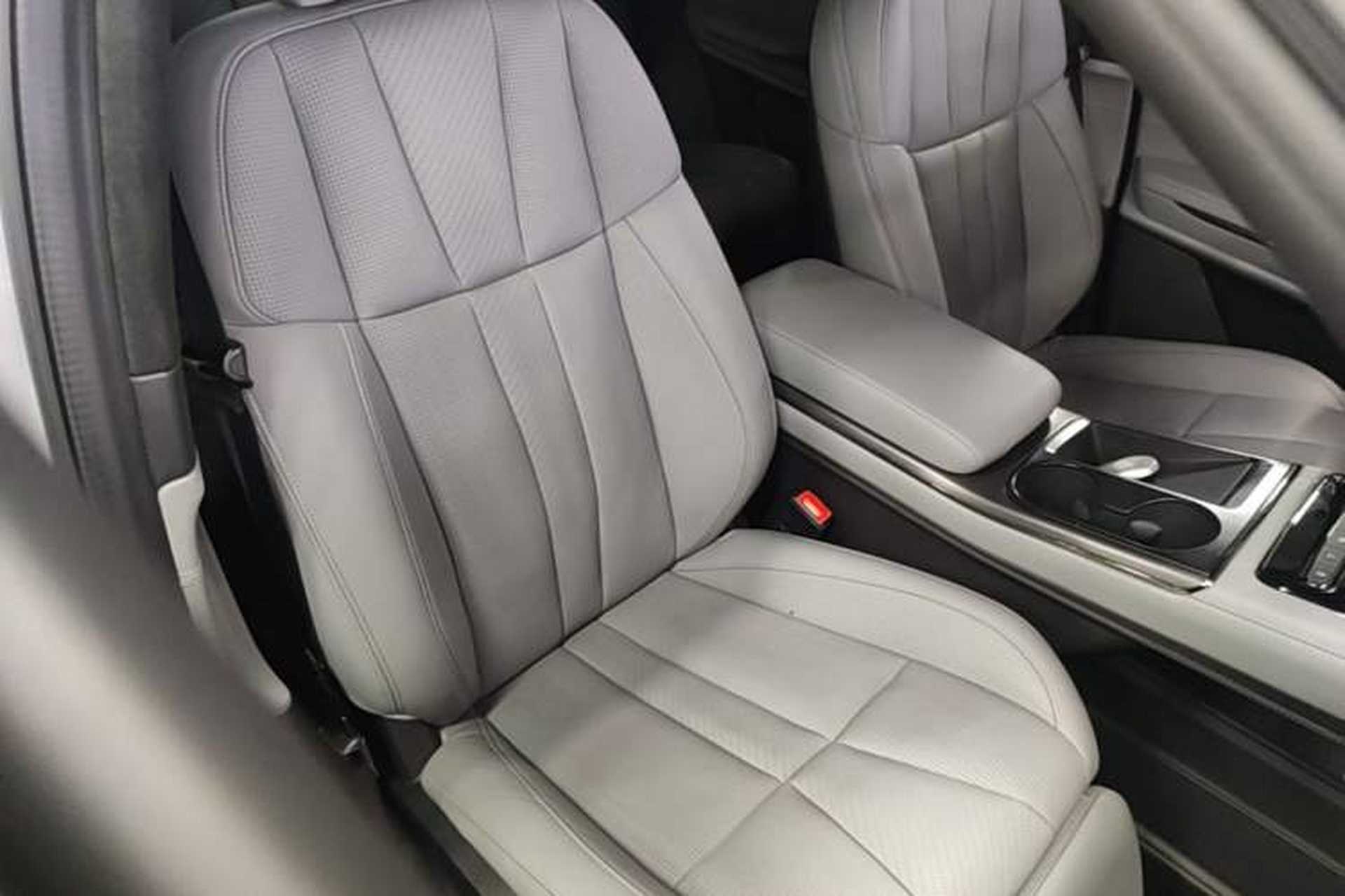 Used Nio ES8 2020 415 KM Signature Edition 7-Seater Version Right Front Seat