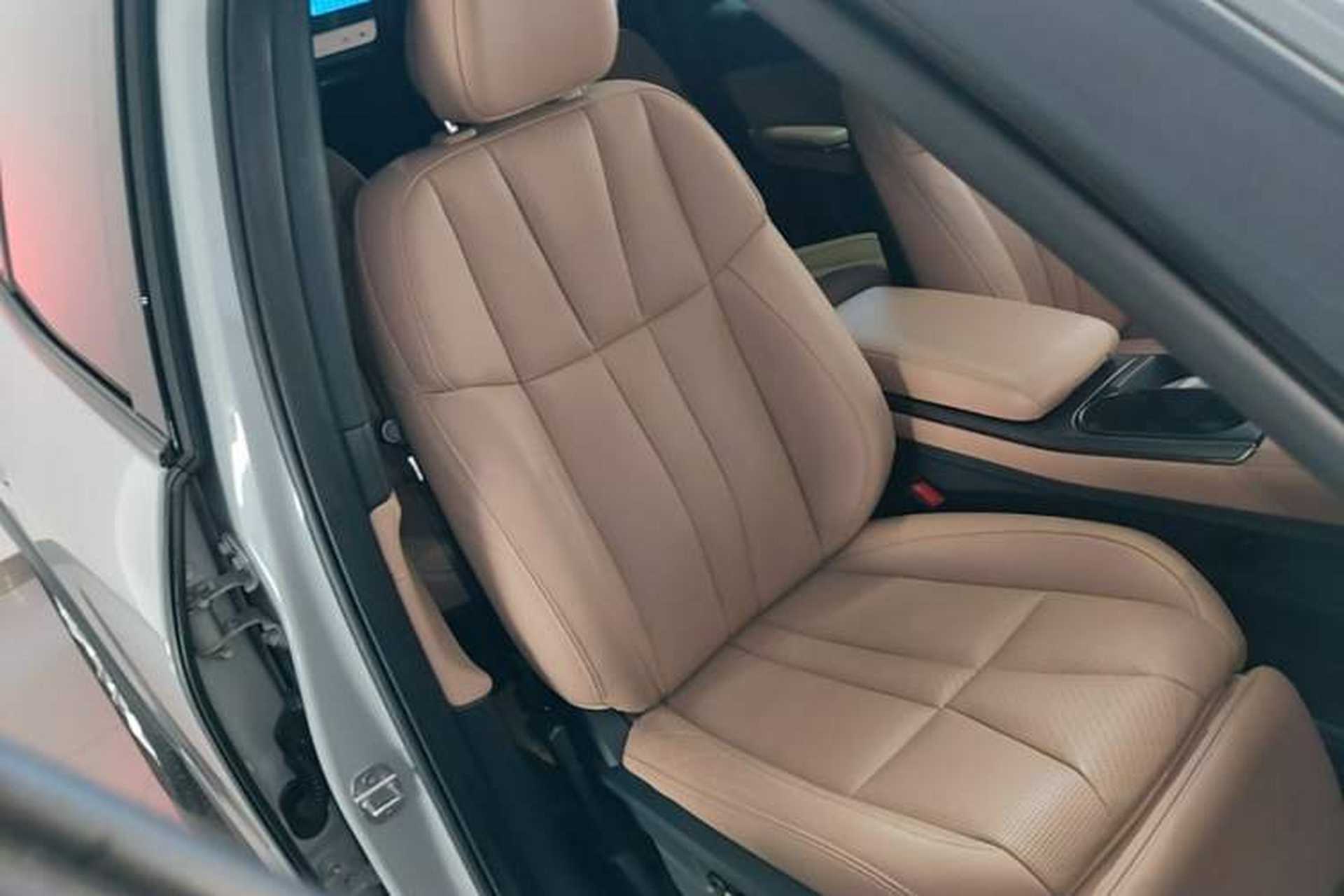 Used Nio ES8 2020 450 km Range 6-Seater Version Right Front Seat