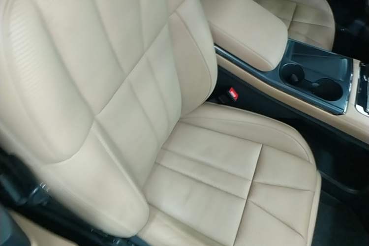 Used Nio ES8 2020 415 km Signature Edition 6-Seater Version Right Front Seat