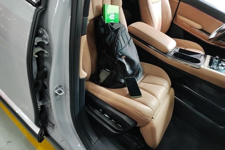 Used Nio ES8 2020 415 km Signature Edition 6-Seater Version Right Front Seat