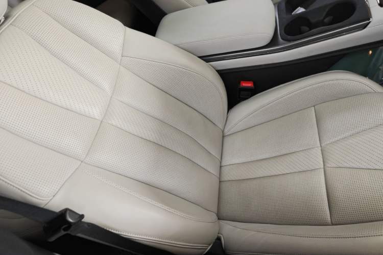 Used Nio ES8 2020 580 km Range Signature Edition Six-Seater Version Right Front Seat