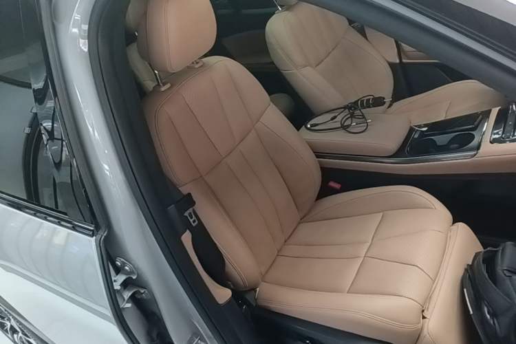 Used Nio ES8 2020 415 km Signature Edition 6-Seater Version Right Front Seat