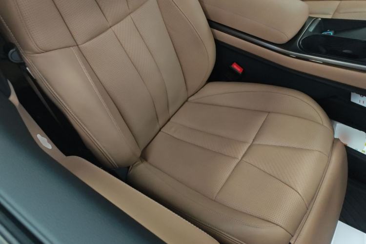 Used Nio ES8 2020 415 km Range 6-Seater Version Right Front Seat