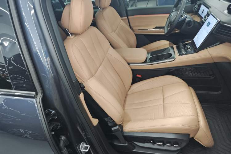 Used Nio ES8 2020 415 km Range 6-Seater Version Right Front Seat