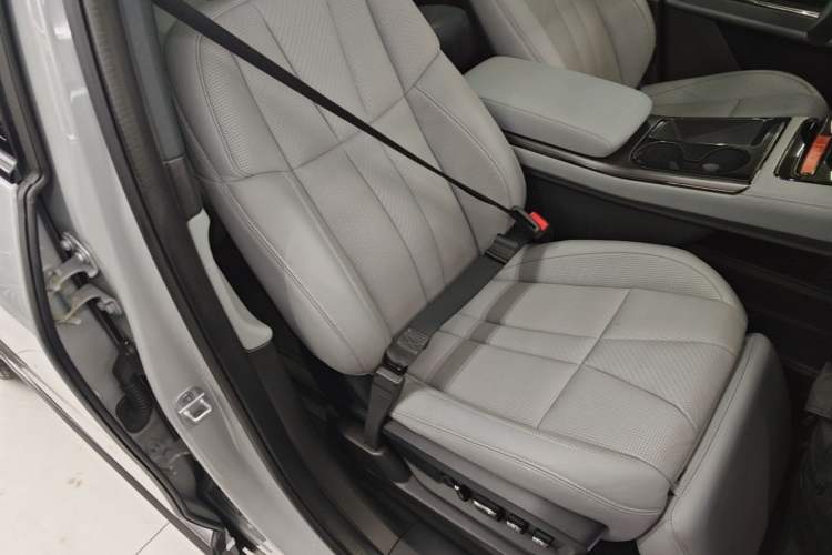 Used Nio ES8 2020 580 km Range 7-Seater Version Right Front Seat