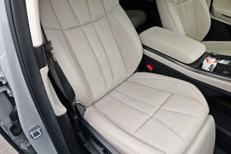 Used Nio ES8 2020 415 km Signature Edition 6-Seater Version Right Front Seat