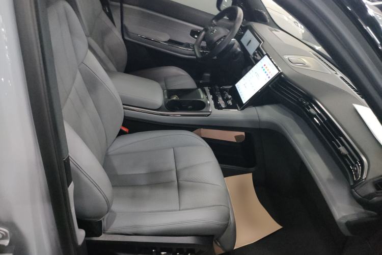 Used Nio ES8 2020 450 km Range 7-Seater Version Right Front Seat