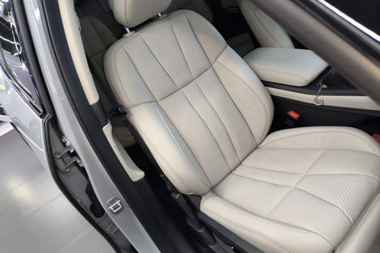 Used Nio ES8 2020 415 km Signature Edition 6-Seater Version Right Front Seat