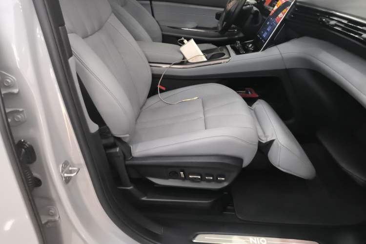 Used Nio ES8 2020 580 km Signature Edition 7-Seater Version Right Front Seat