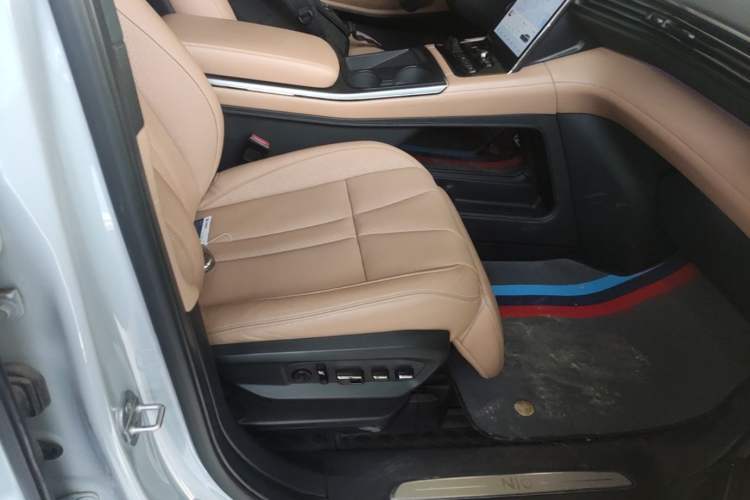 Used Nio ES8 2020 450 km Range 7-Seater Version Right Front Seat