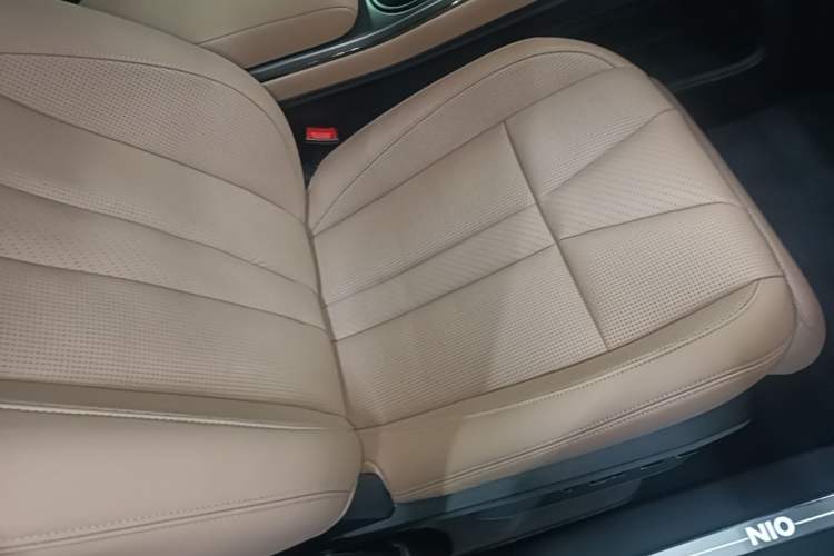 Used Nio ES8 2020 580 km Range Signature Edition Six-Seater Version Right Front Seat