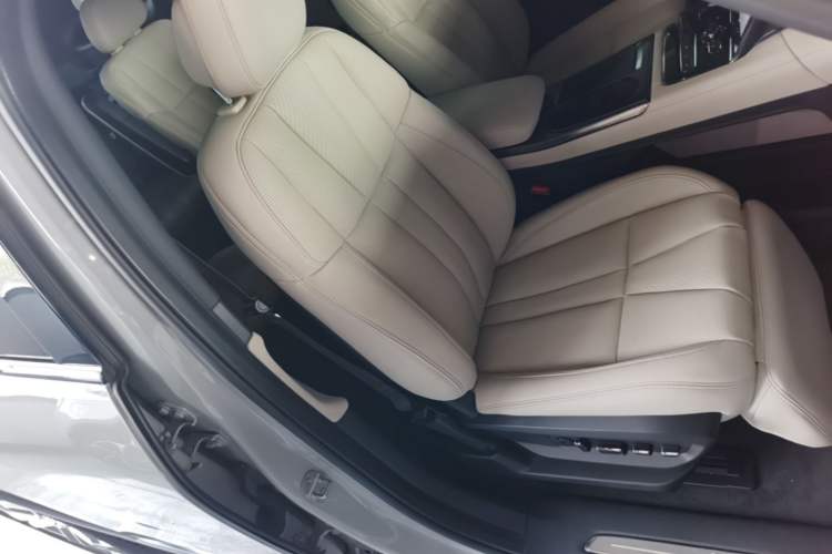 Used Nio ES8 2020 415 km Range 6-Seater Version Right Front Seat