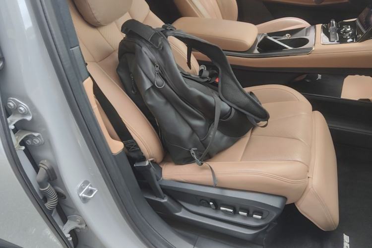Used Nio ES8 2020 415 km Signature Edition 6-Seater Version Right Front Seat