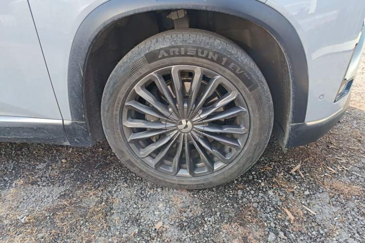 Used Nio ES8 2020 415 km Range 6-Seater Version Right Front Wheel Hub