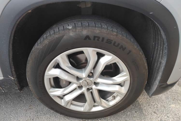Used Nio ES8 2020 580 km Range Six-Seater Version Right Front Wheel Hub